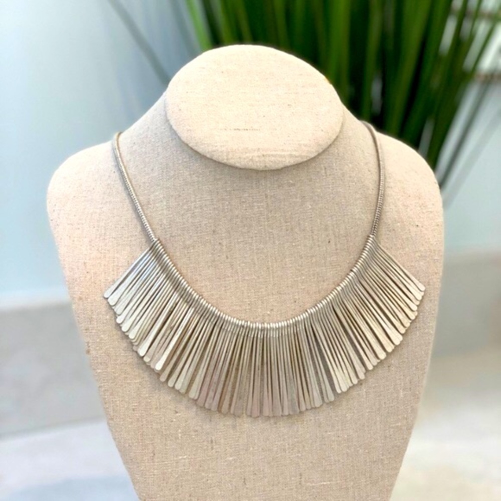 Essential fringe necklace - silver